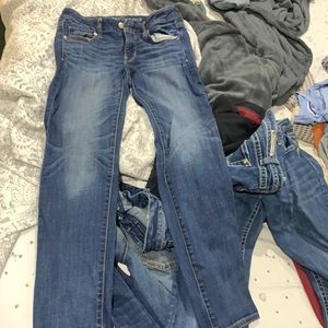Size 6 American eagle skinny jeans